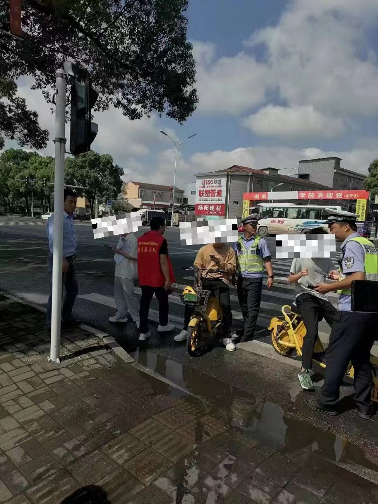 郭家铺街道：开展“两车”行车秩序集中整治行动