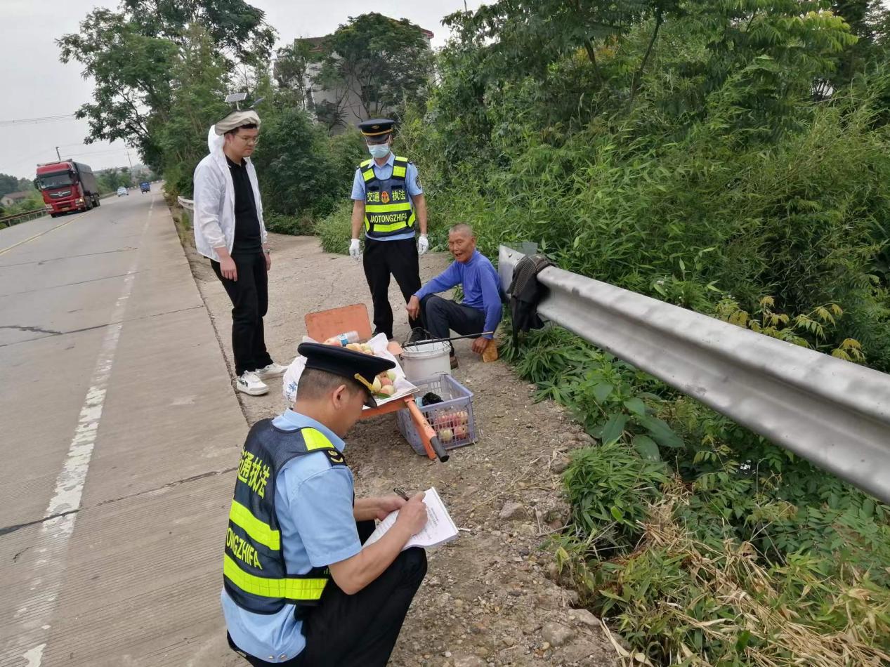 鼎城区交通运输局：强化马路市场整治 保障公路安全通畅