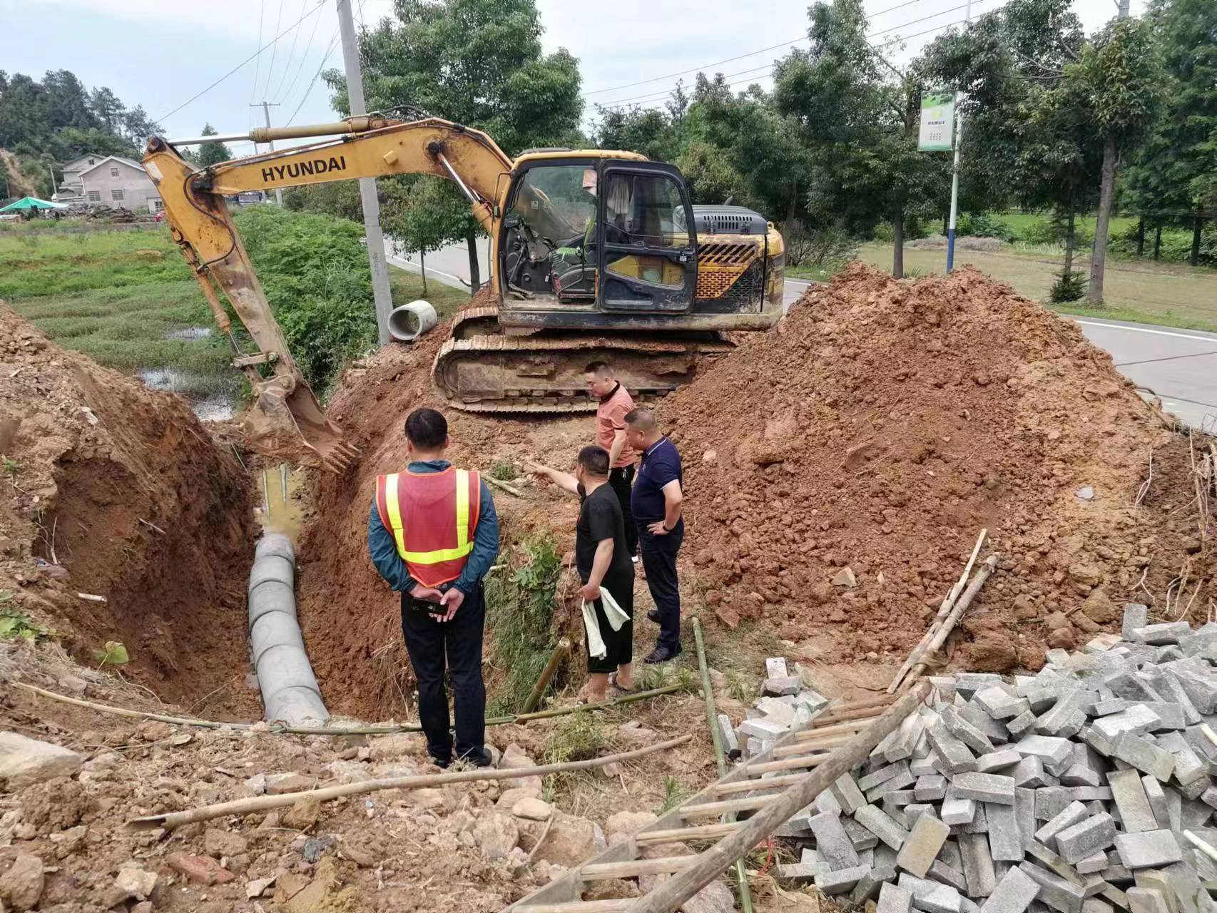 鼎城区公路建设养护中心开展节前交通顽瘴痼疾集中整治排查