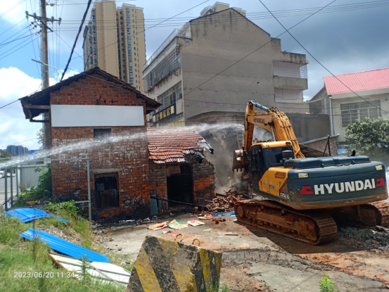 红云街道：成功拆除D级经营性危房 确保居民安全