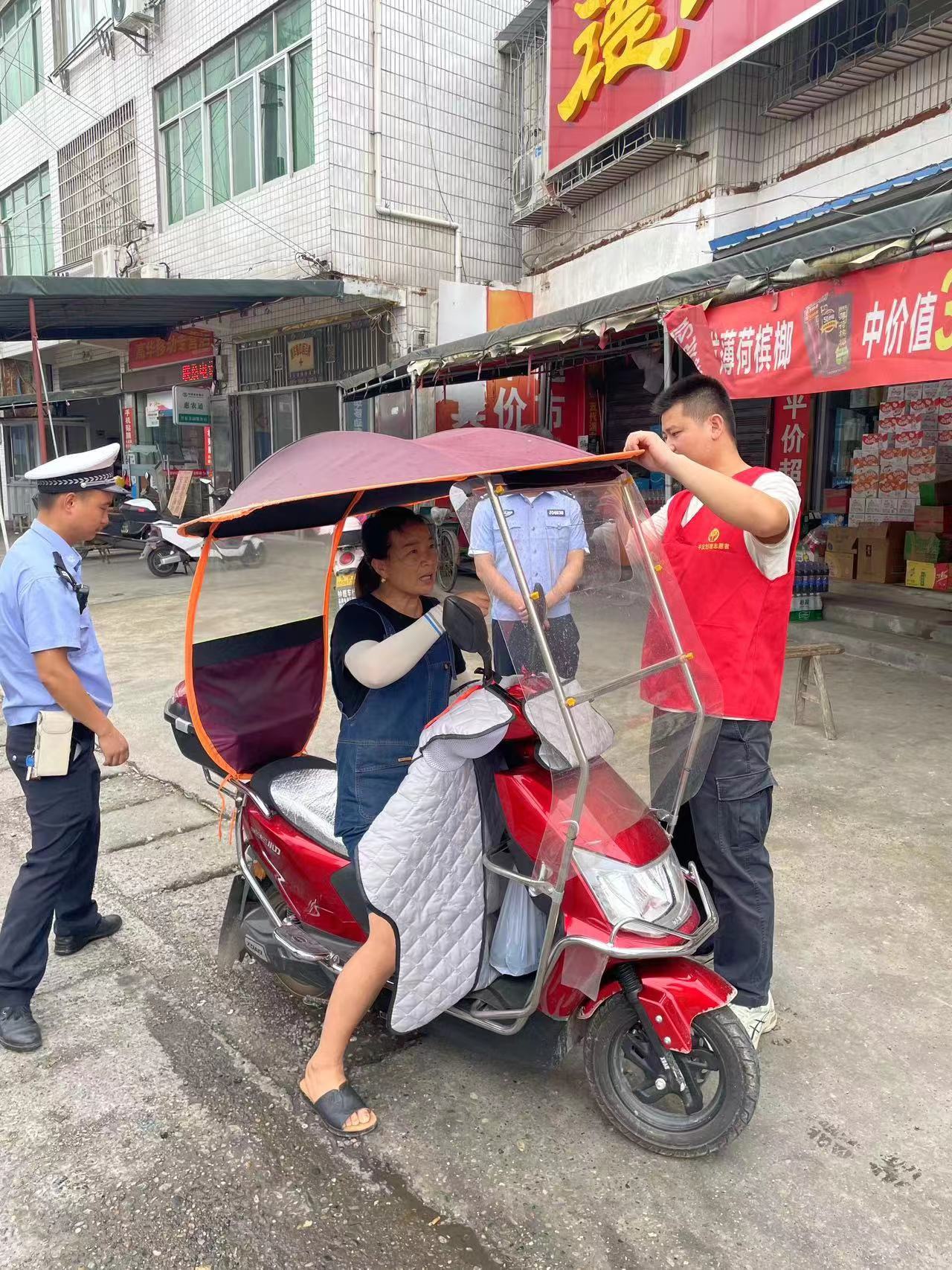 牛鼻滩镇：“护小驾，守大家” 两车整治不松懈