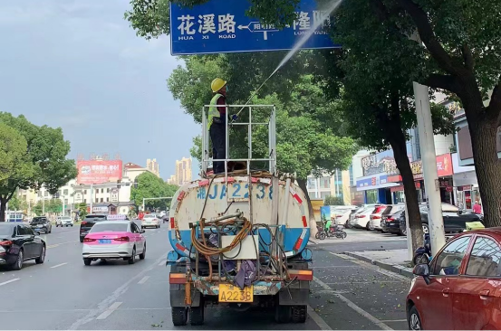 鼎城区园林绿化服务中心：无惧“烤”验不服“暑”，抗旱护苗不停歇