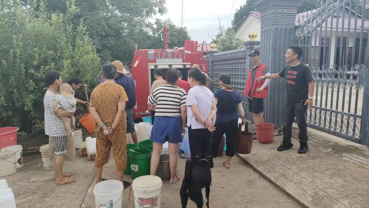 周家店镇：抗旱齐上阵，送水润民心
