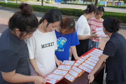 鼎城法院开展首个“全国生态日”普法宣传活动