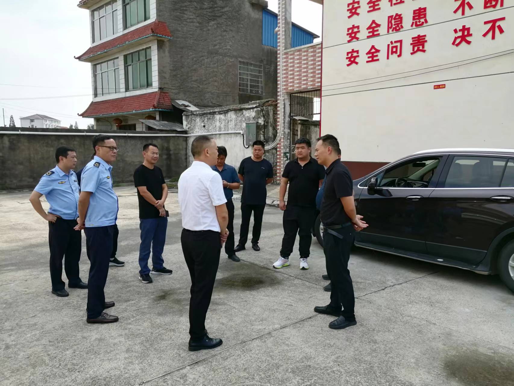 韩公渡镇：开学季前再查安全，确保学生上学平安