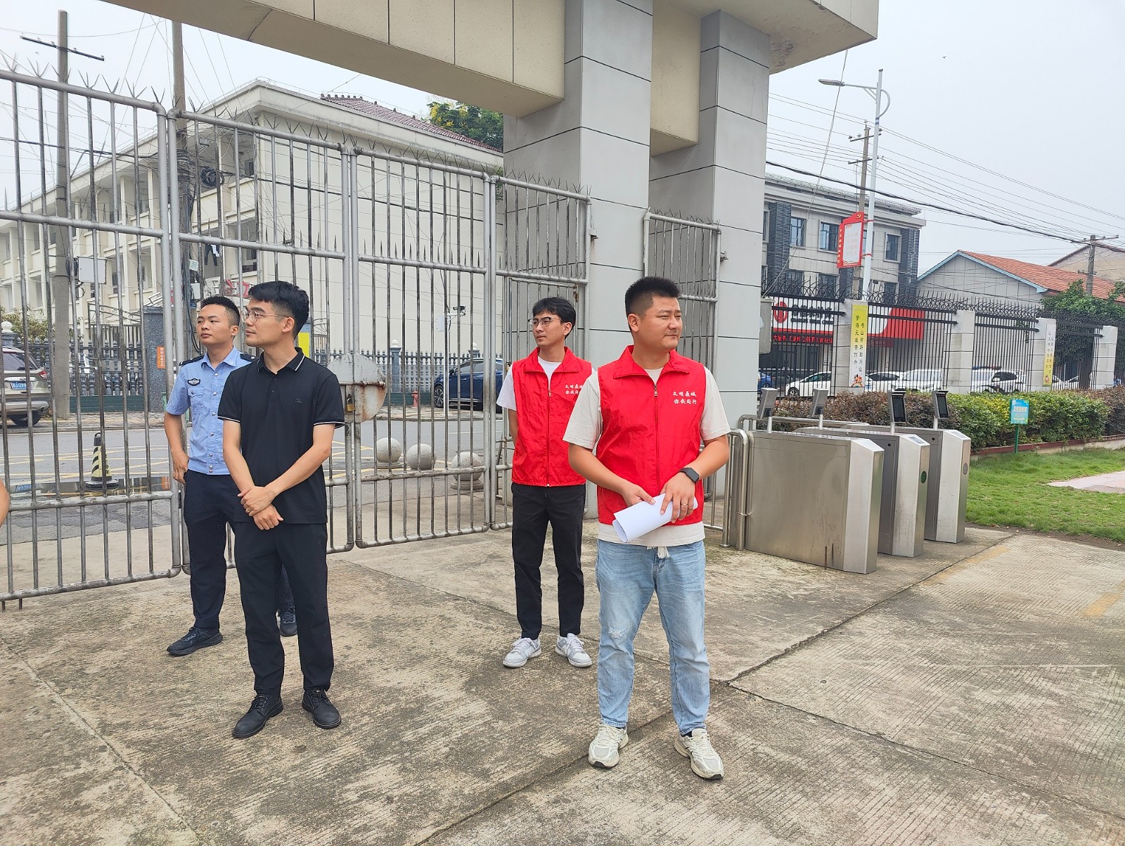 牛鼻滩镇：多方联动促安全 齐抓共管保平安