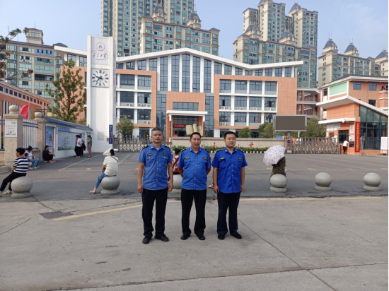 鼎城区城管局：密织护苗“安全网” 守好校园“安全岗”