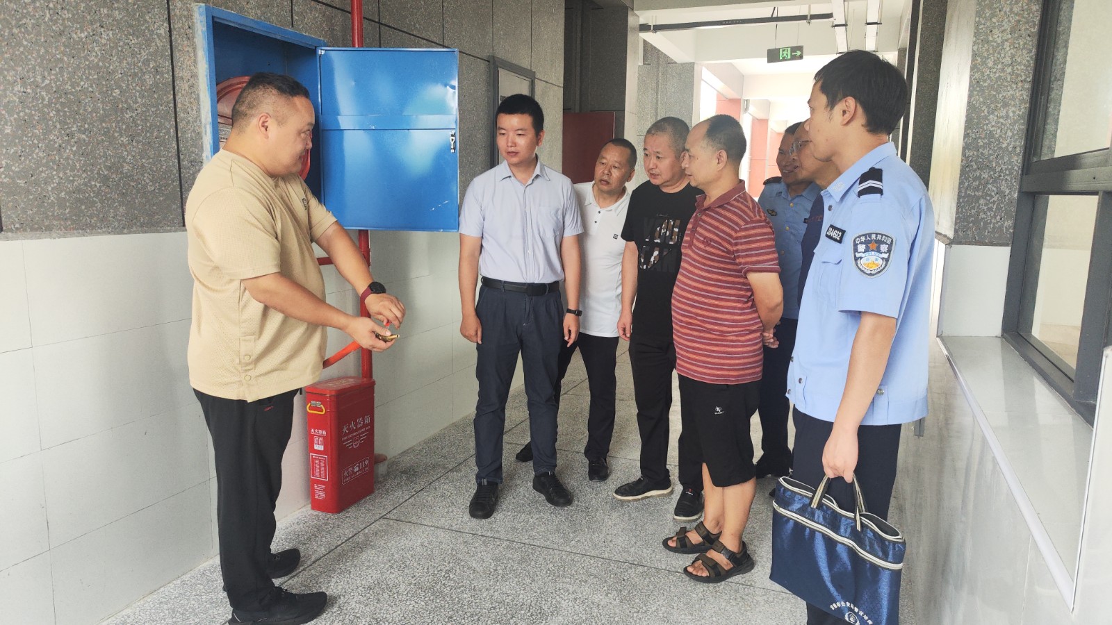 斗姆湖街道：开展校园安全专项检查