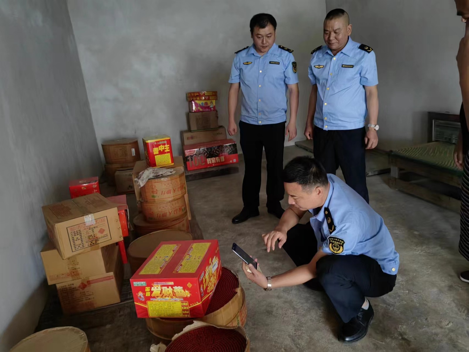 鼎城：开展烟花爆竹“打非治违”专项行动