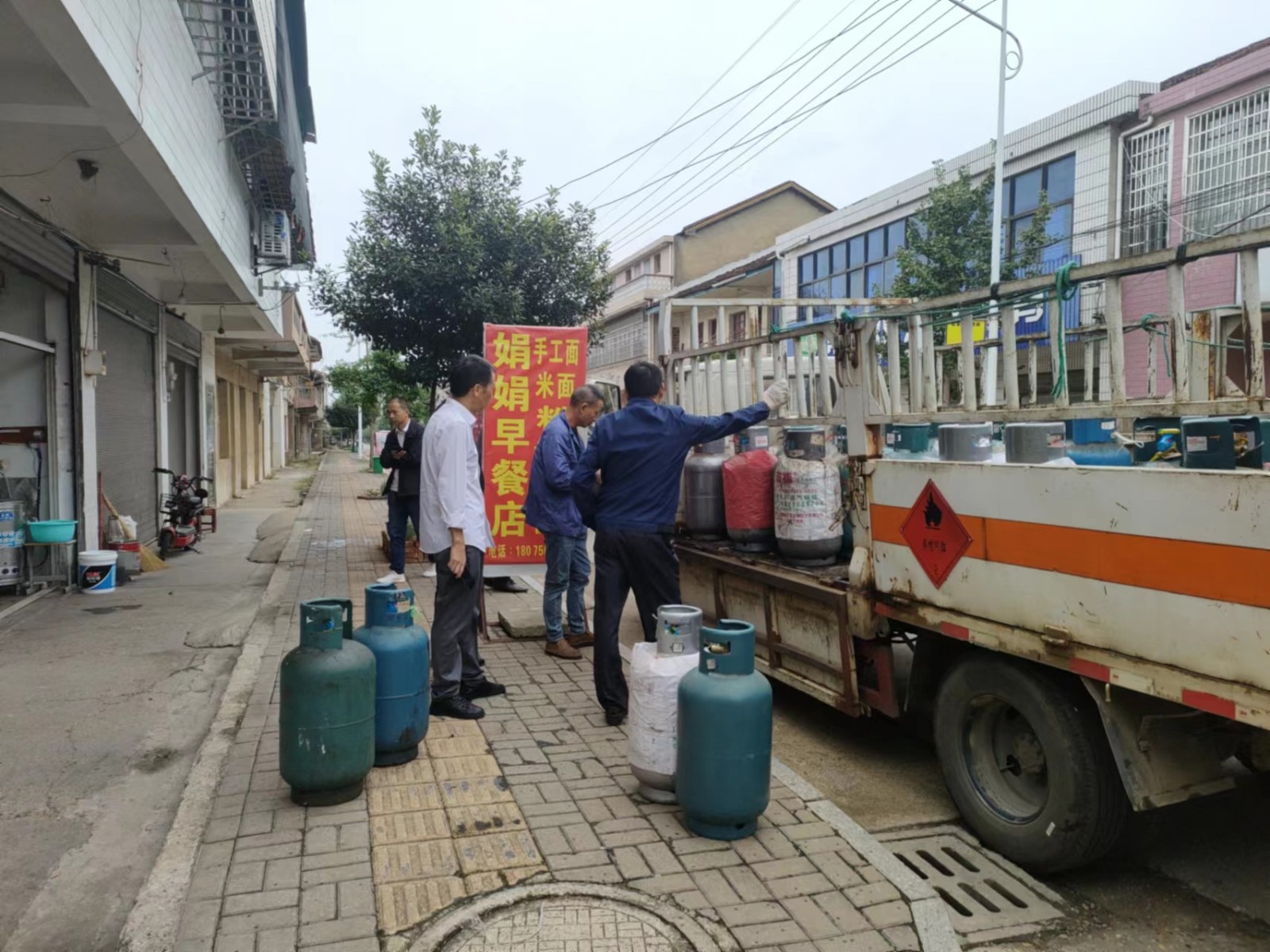 石公桥镇：扎牢安全保护圈 喜迎双节促团圆