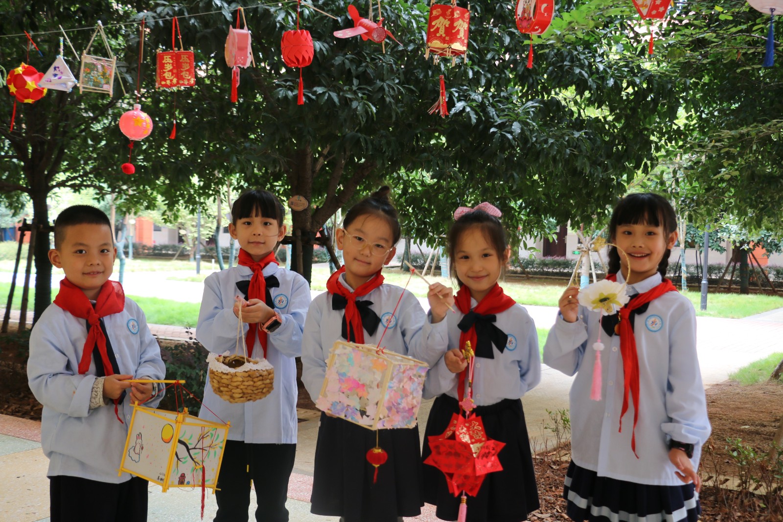 常德鼎城区永安小学：变废为宝 巧制灯笼迎中秋