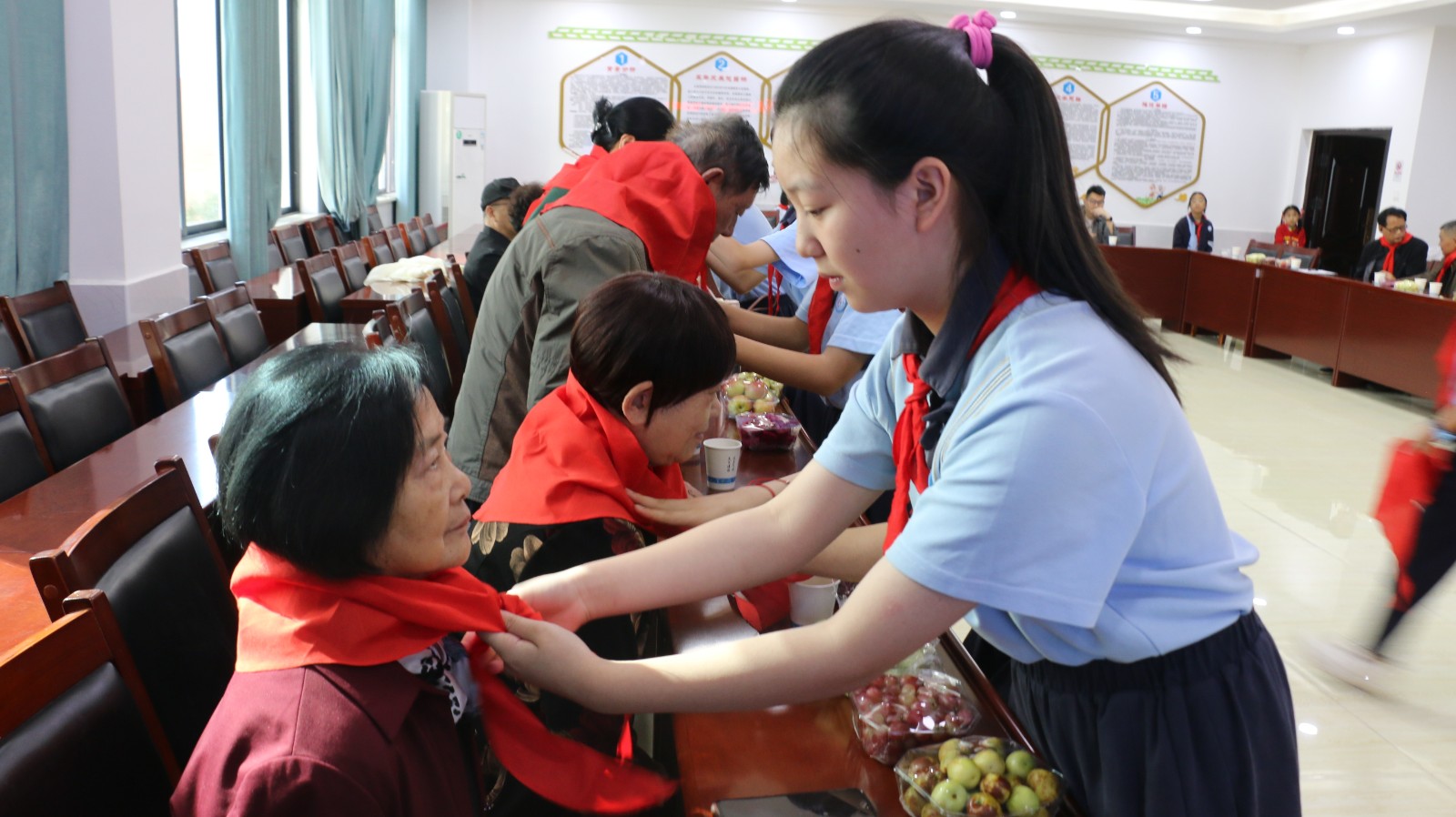 永安小学：师生携手话党恩 孝老敬贤庆重阳
