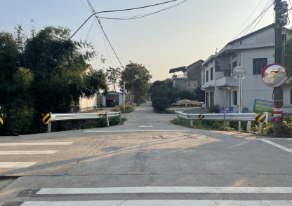 郭家铺街道：加装防护栏  为居民出行系上“安全带”