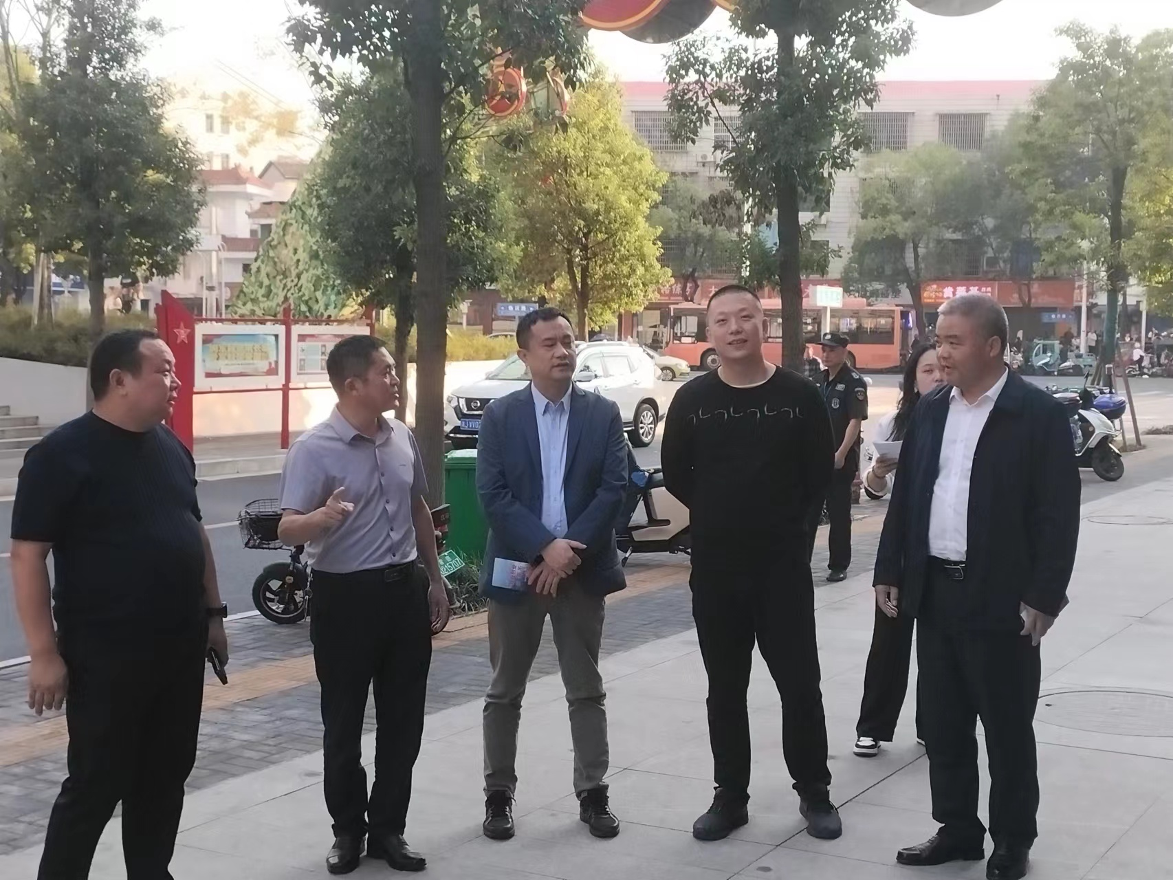 退役军人事务部就业创业司一行来鼎调研