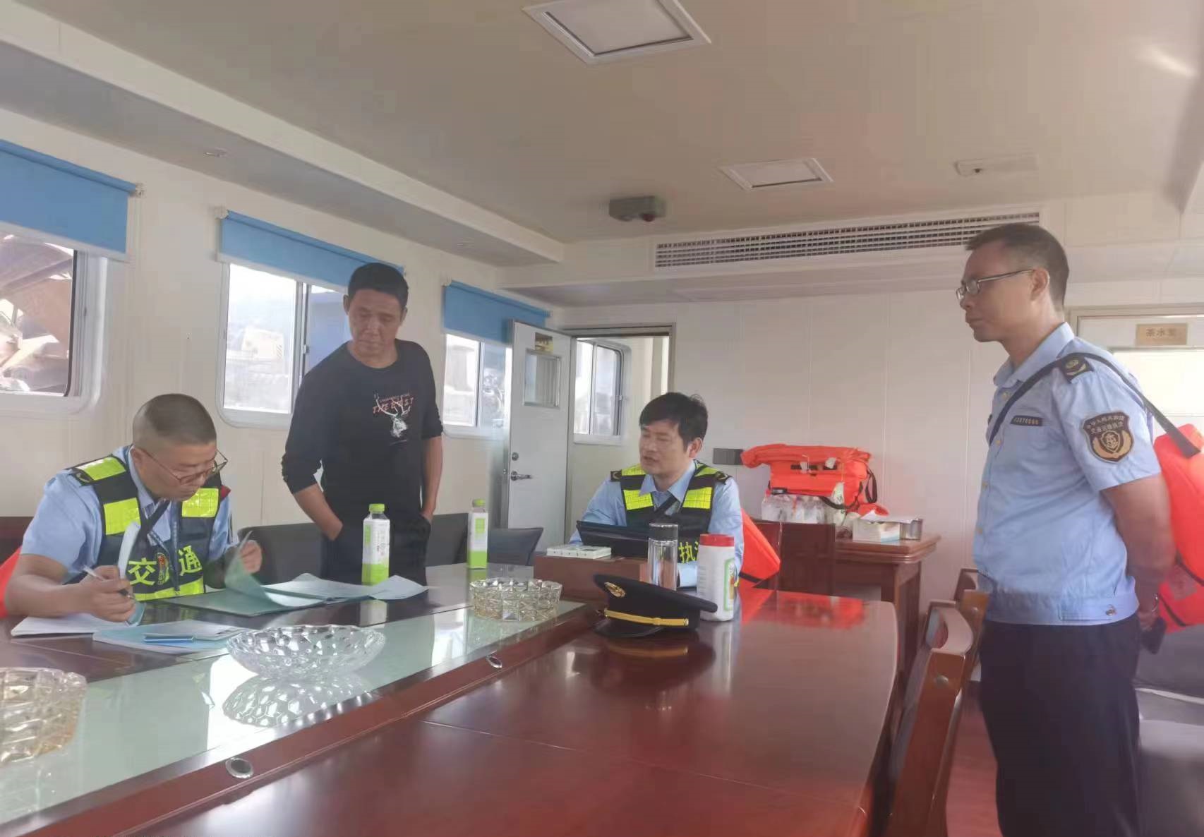 鼎城区交通运输局：开展水域船舶执法专项行动
