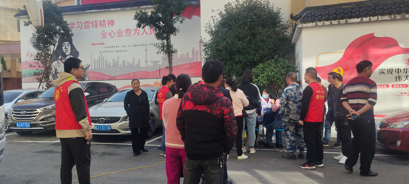 韩公渡镇：爱心助力 组织开展无偿献血活动