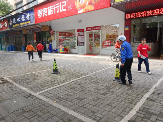 鼎城区城管局：全面整治“据位己有”乱象