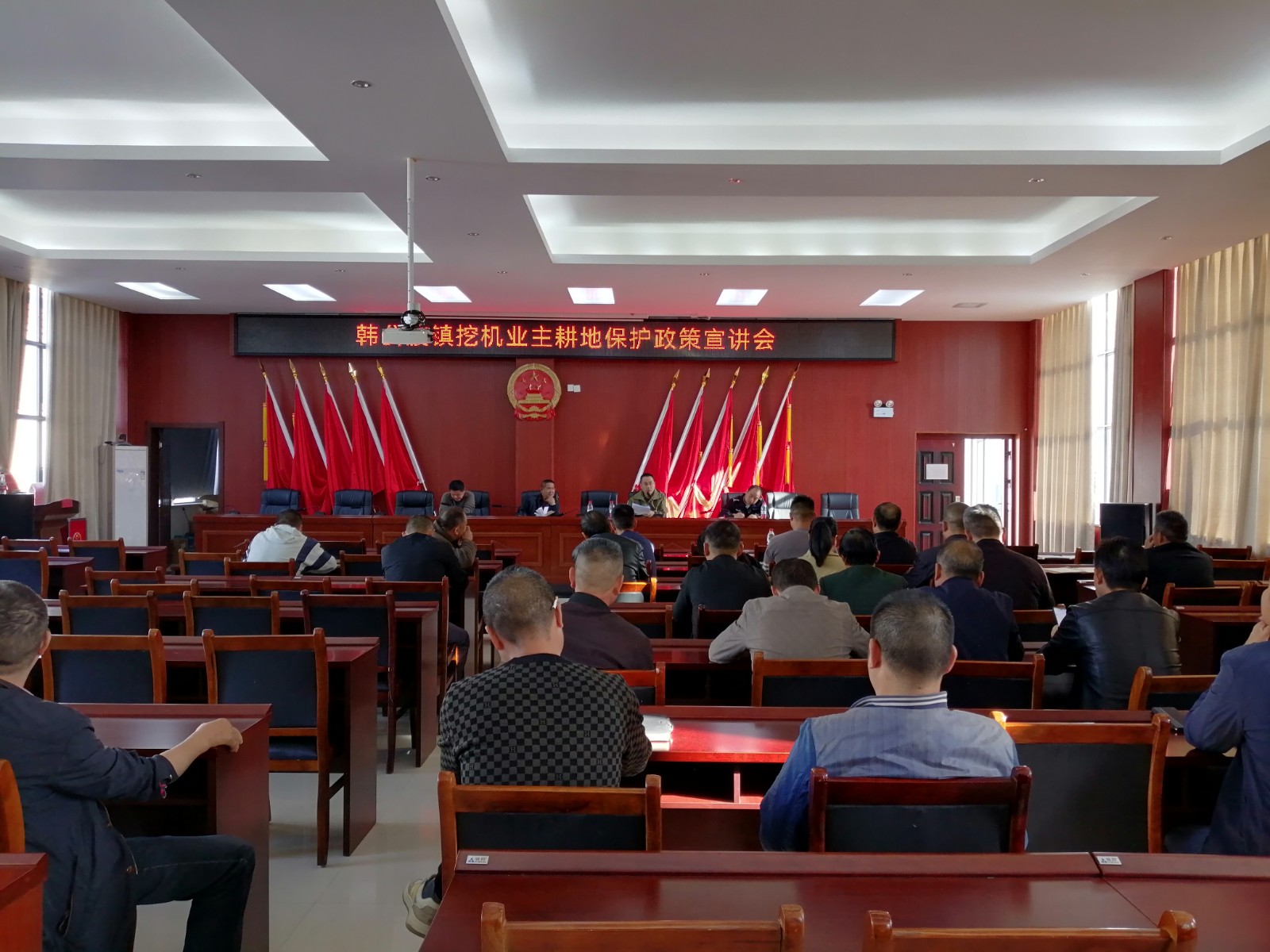 韩公渡镇：严守耕地红线 抓好源头管理