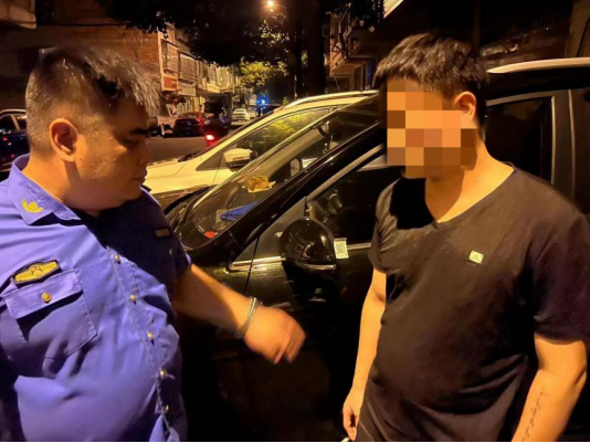 鼎城区城管局：大力整治“牛皮癣”小广告，持续优化营商环境