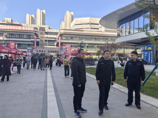 鼎城区城管局：服务企业促就业