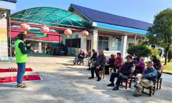 石板滩镇社工站：“倾心陪伴，安享晚年” ——特困老人陪伴日活动