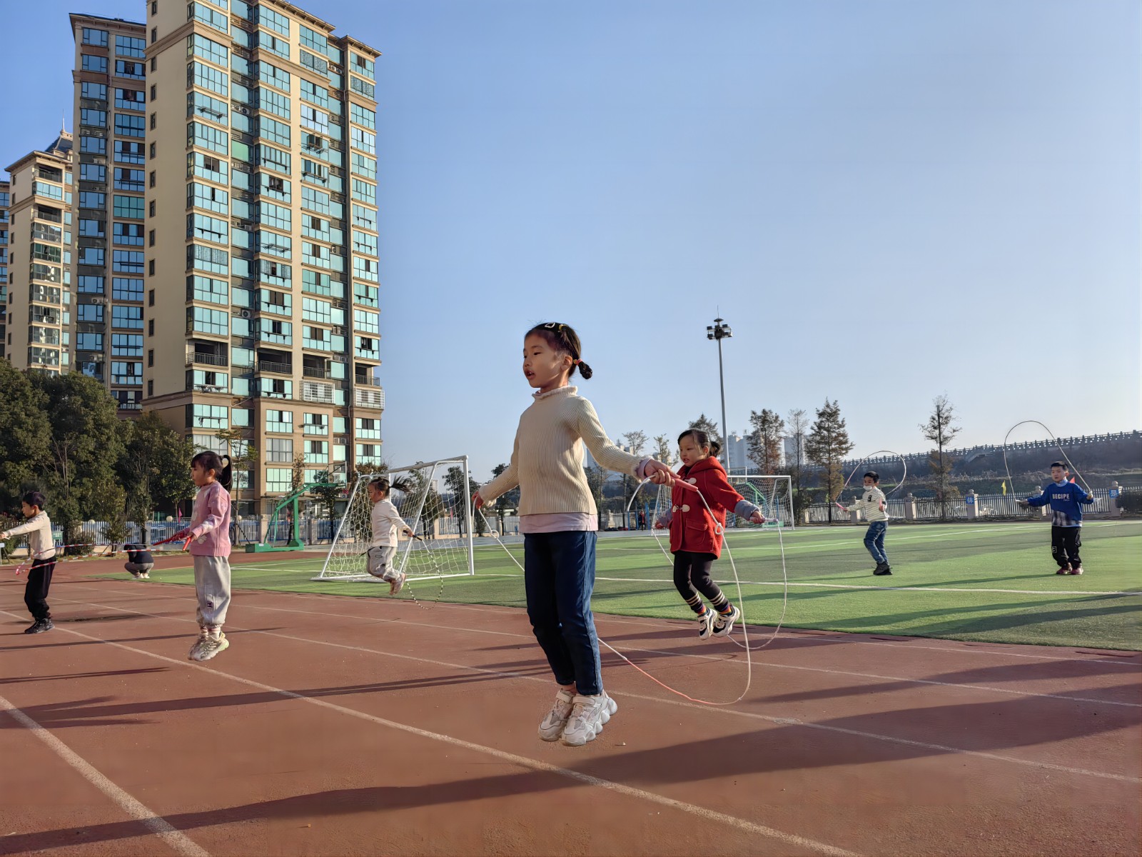 鼎城区永安小学：“跳”动童年 “绳”采飞扬