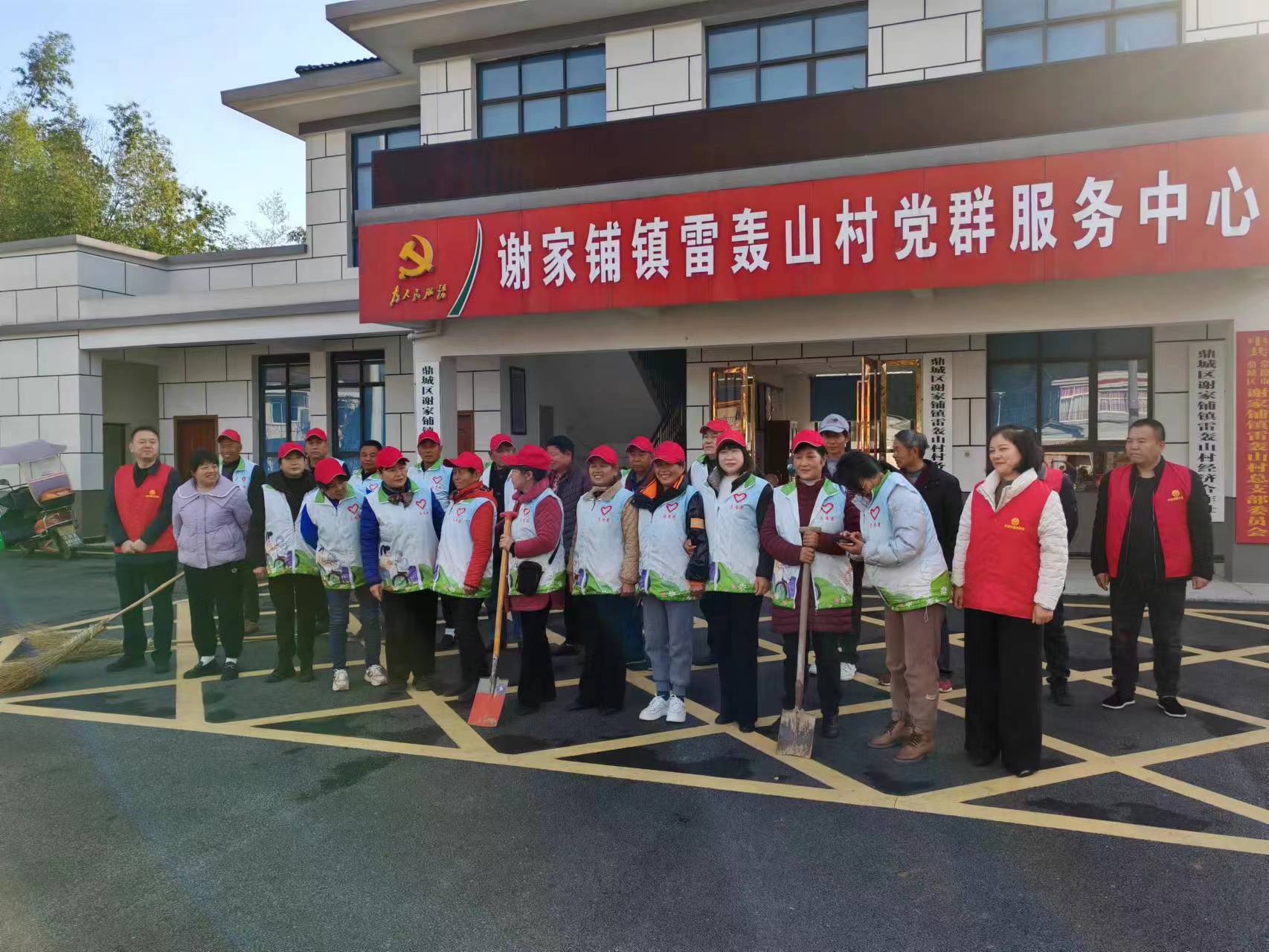 谢家铺镇：开展义务河道垃圾清理行动