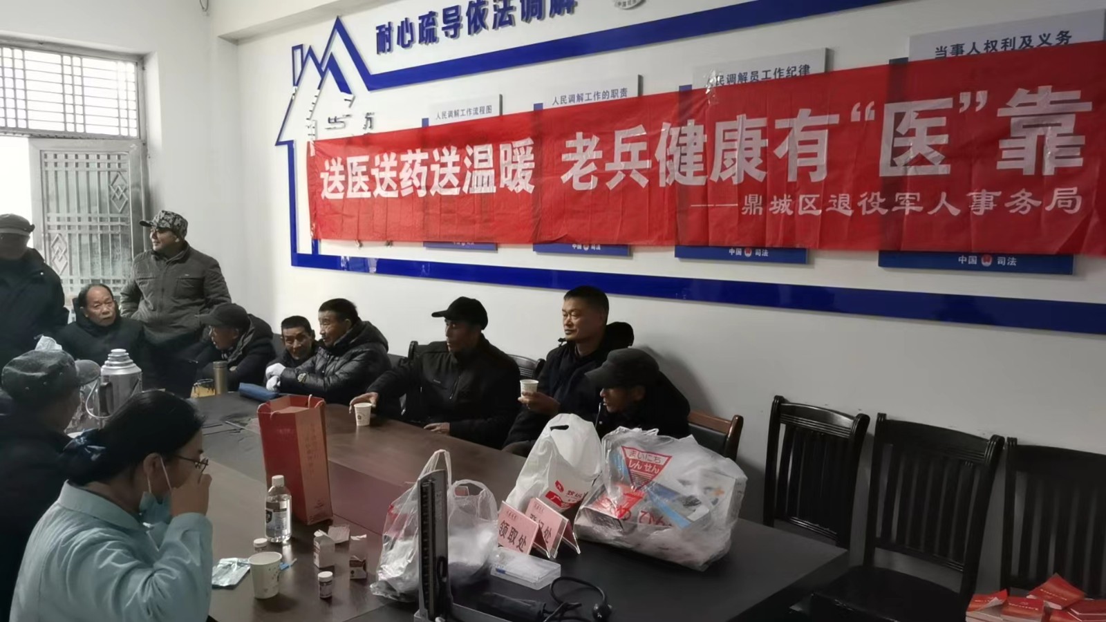 韩公渡镇：开展优抚对象“ 送医送药送温暖”活动