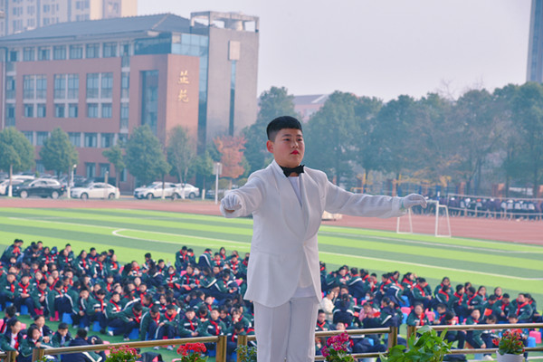 善卷中学：红歌比赛点燃爱国激情