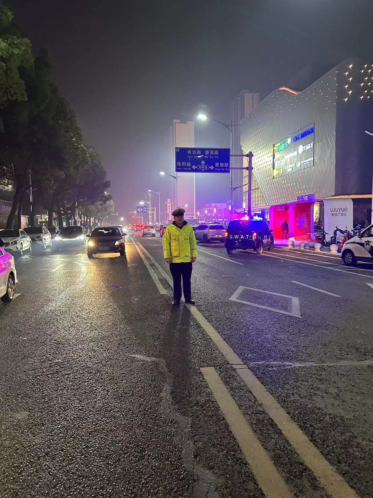 鼎城交警圆满完成元旦假期交通安保工作