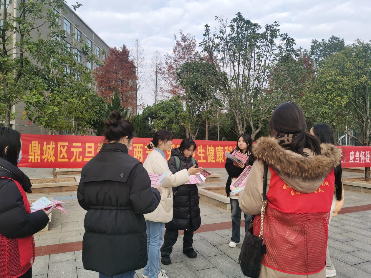 鼎城区卫健局：开展爱国卫生健康科普进校园宣传活动