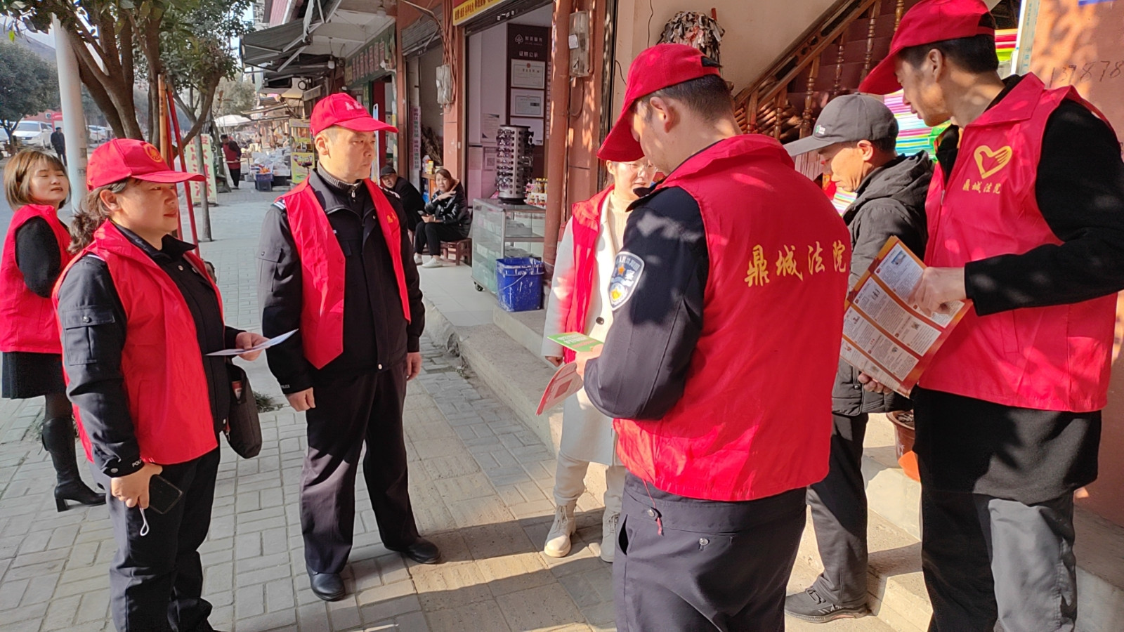 鼎城法院：开展普法宣传活动