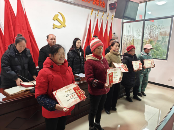双桥坪镇召开“好婆婆”“好媳妇”表彰大会