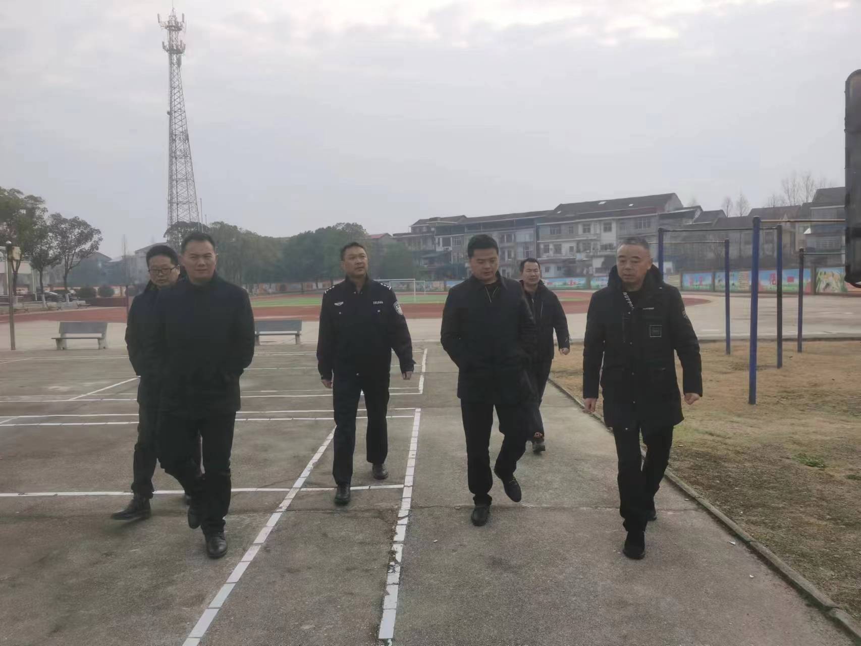 韩公渡镇：排查安全隐患 迎战雨雪低温