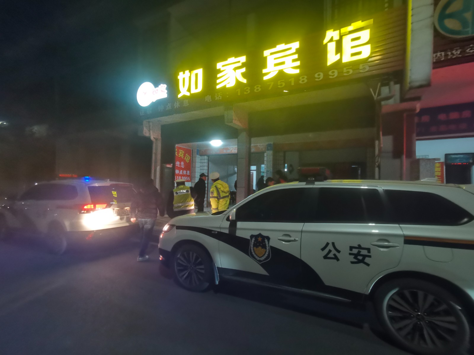 蒿子港镇：夜间巡逻常态化 警灯闪烁保平安