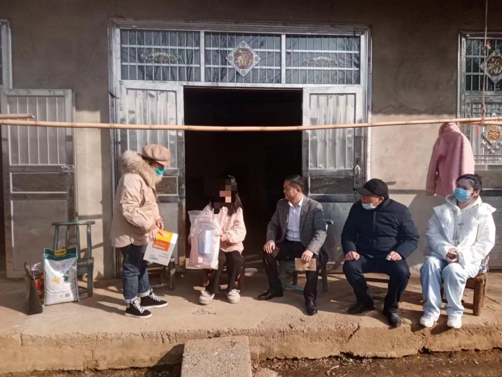 周家店镇：爱心助学扬美德 浓浓亲情传温暖