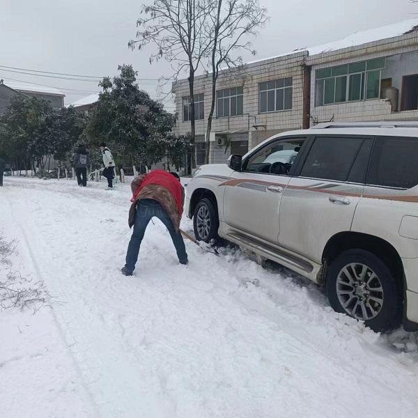 灌溪镇：迎“寒”而上，齐心协力抗冰雪保民生