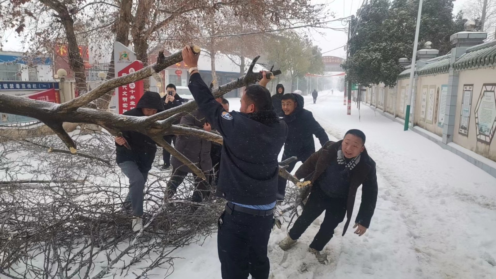 十美堂镇：全镇动员，平安过年