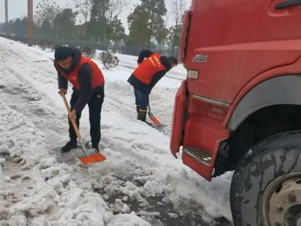 抗冰雪，战严寒！灌溪镇全力应对恶劣天气