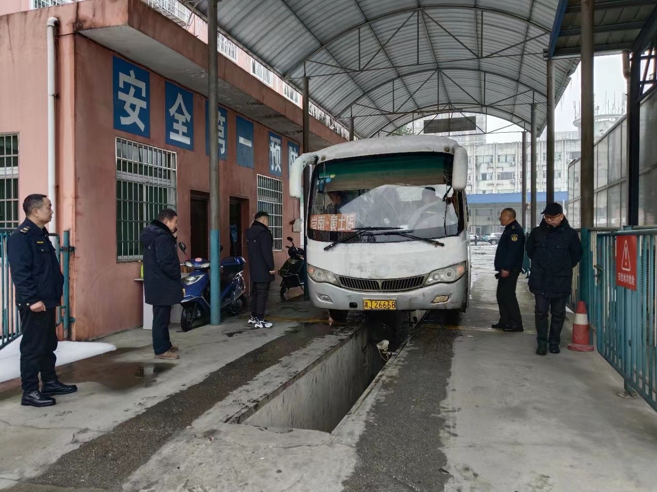 鼎城区交通运输局：客运班车复运行 游子欢喜过新年