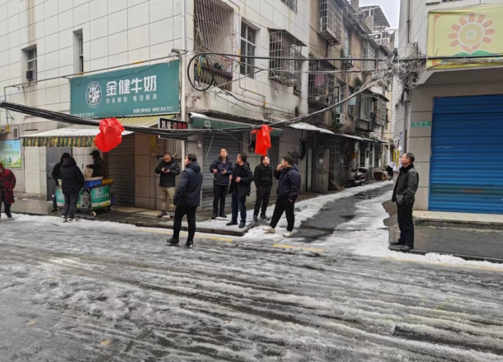 区工信局：电缆掉落隐患大 及时处置保安全