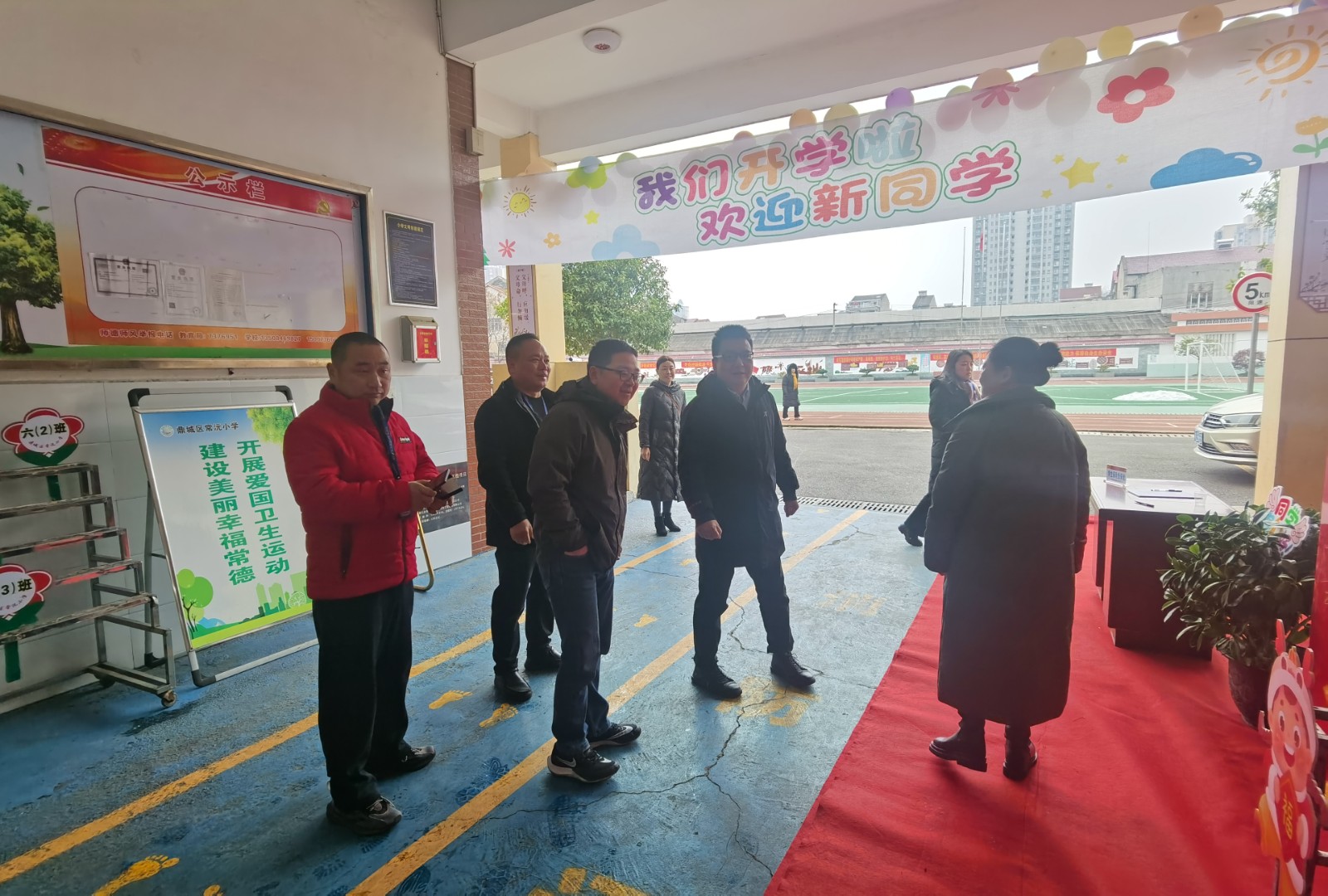 玉霞街道：护航开学季 筑牢安全线