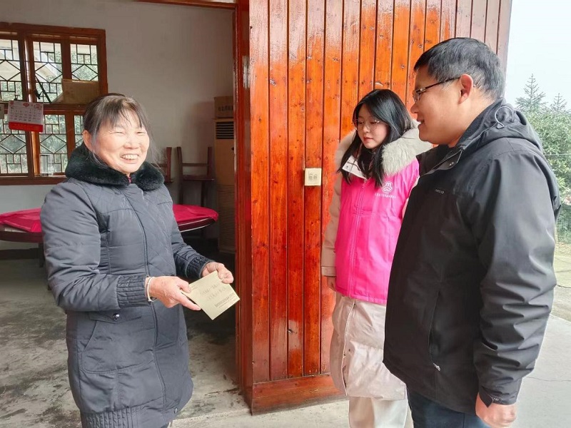花岩溪管理处：开展“出手吧姐姐  温暖2023”慰问活动