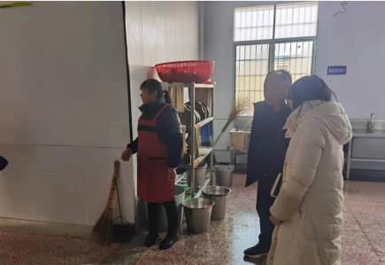 蔡家岗镇：护航开学 筑牢防线
