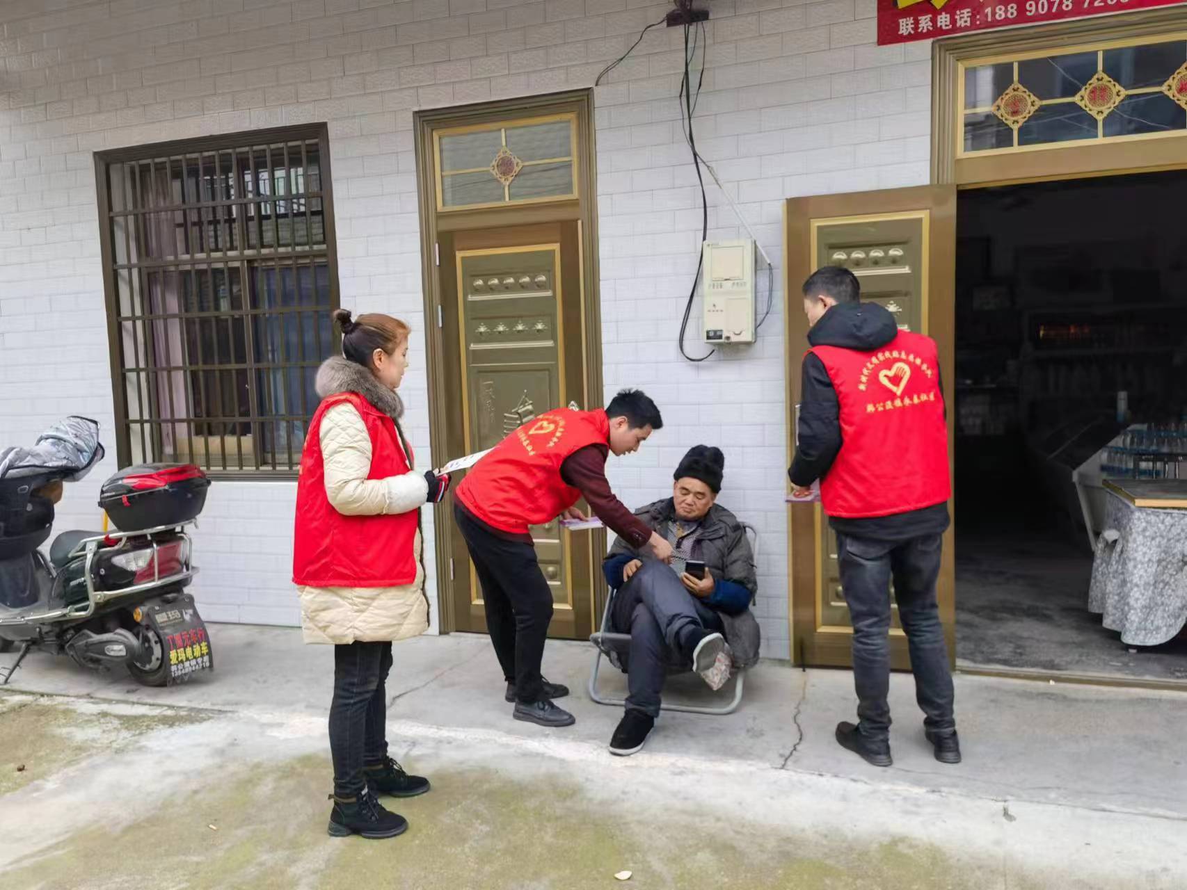 韩公渡镇：种毒零容忍  踏查除毒根