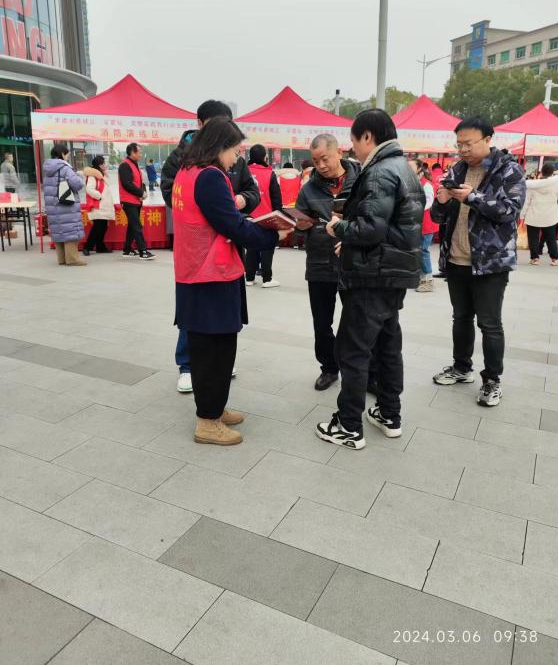 鼎城区司法局：传承雷锋精神，公证与你同行