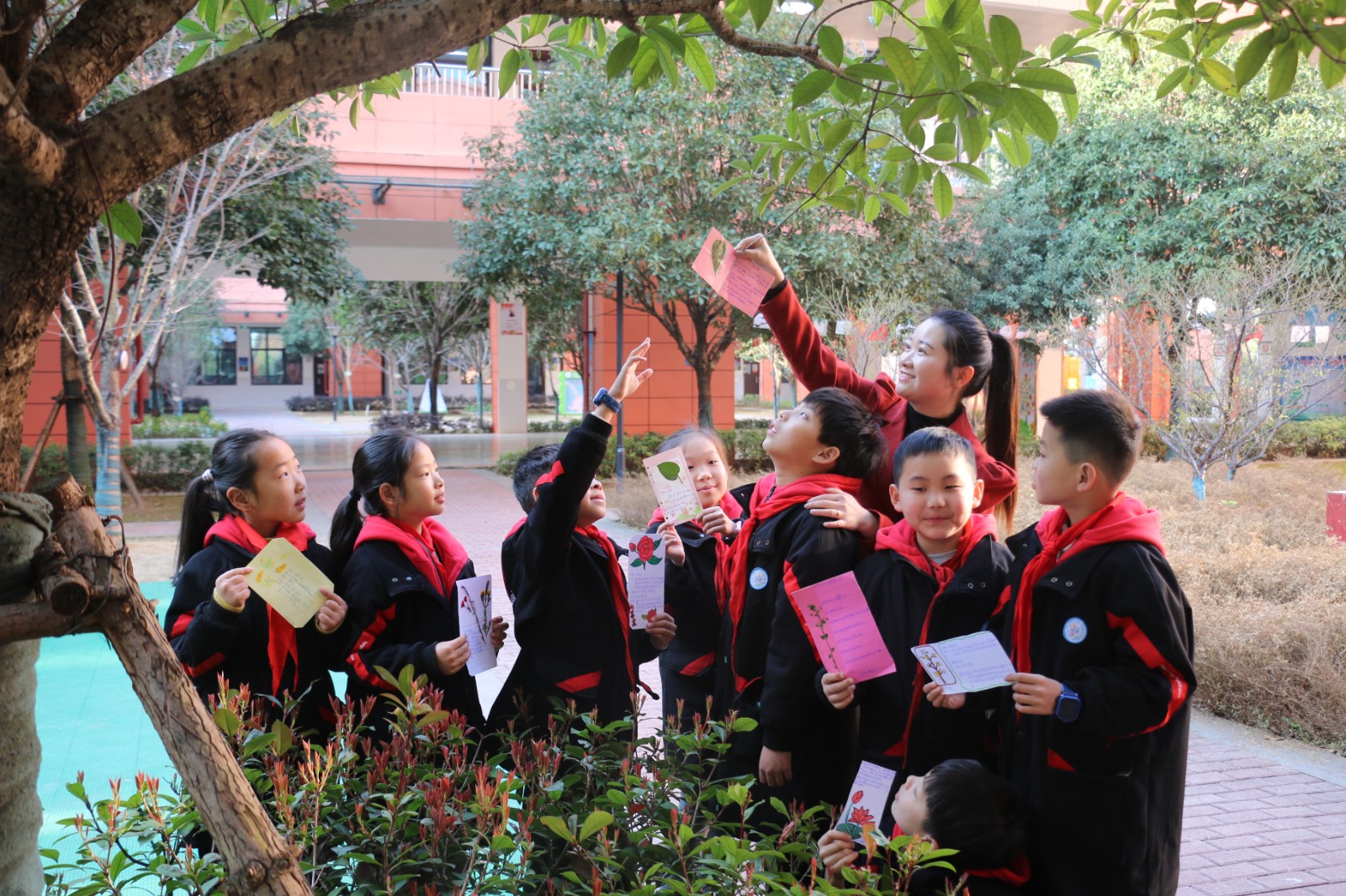 永安小学：爱绿护绿 沅芷娃娃在行动