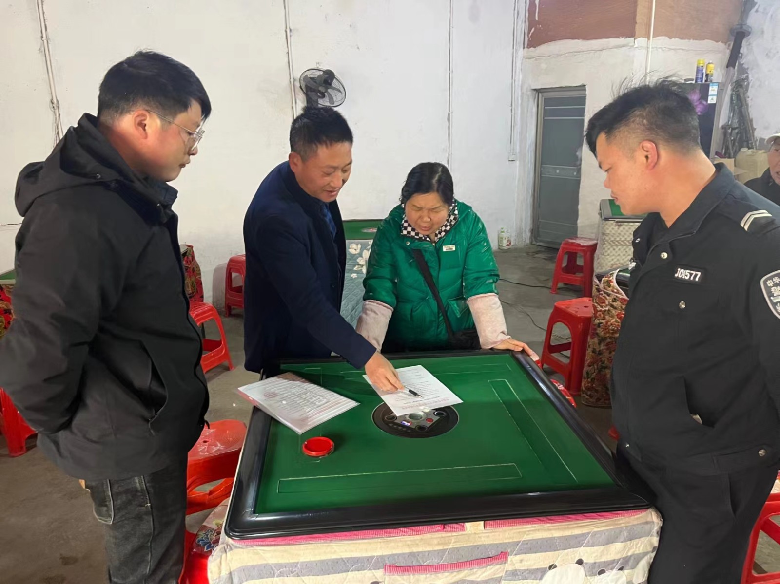 韩公渡镇：禁赌整治 防打并重