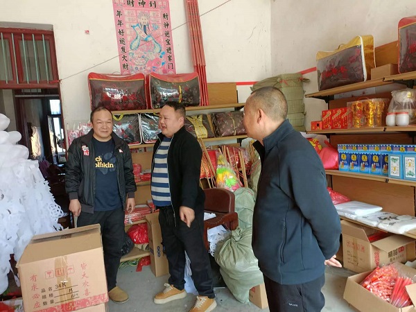 斗姆湖街道开展烟花爆竹安全检查工作