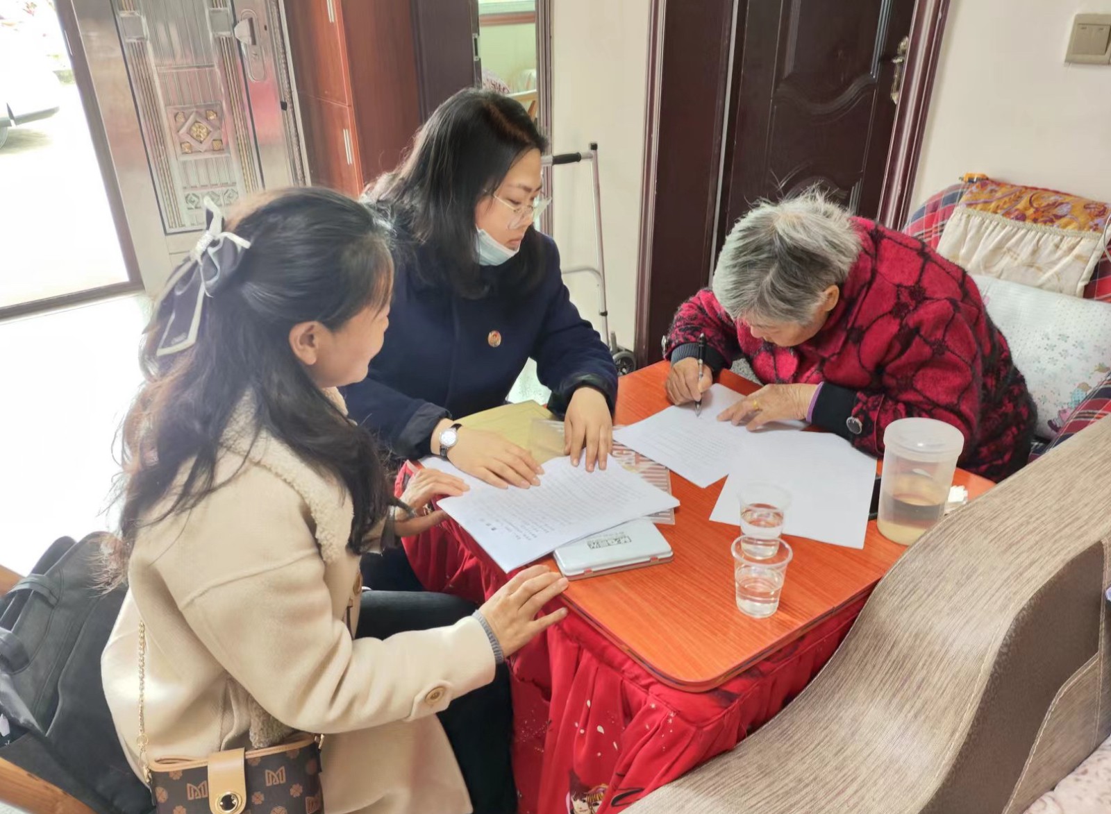 鼎城区司法局：公证助老暖人心，上门服务解民忧